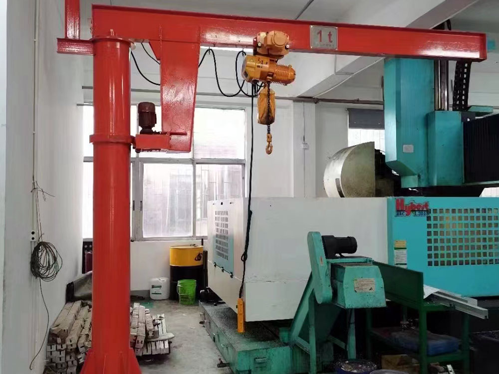 起重機(jī)發(fā)動(dòng)機(jī)溫度過(guò)高時(shí)要這樣做！